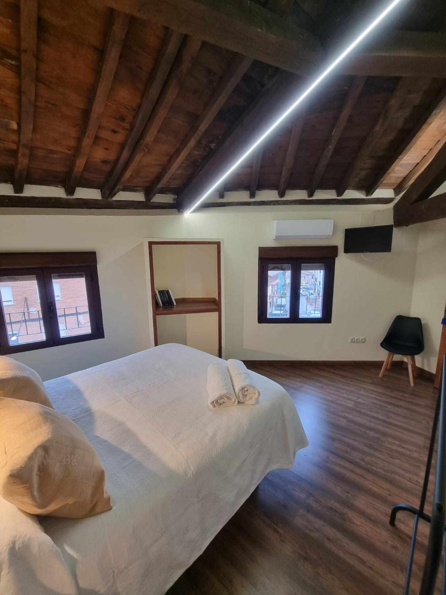 Lanchas De La Vera Madrigal de la Vera Esterno foto