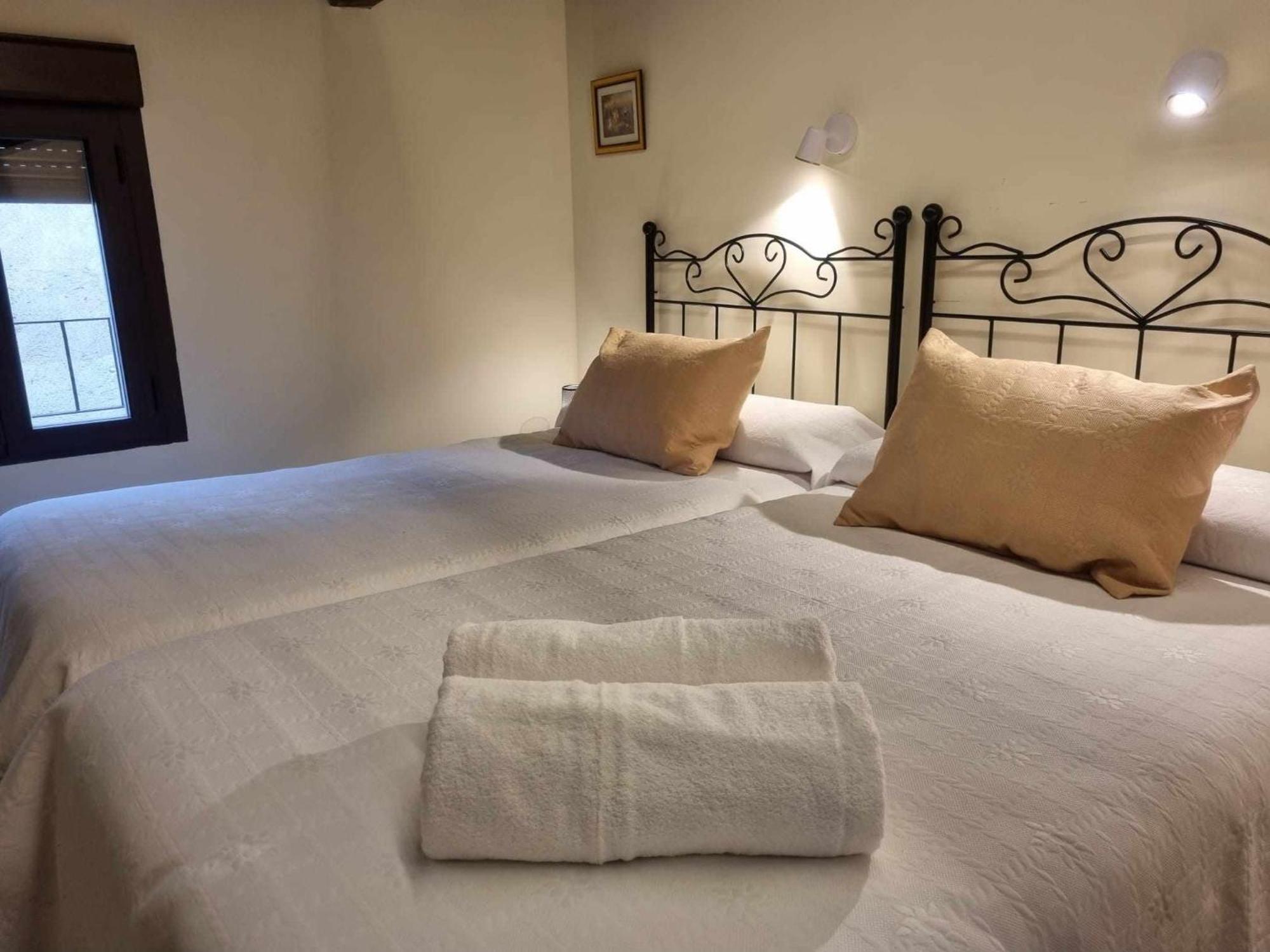 Lanchas De La Vera Madrigal de la Vera Esterno foto