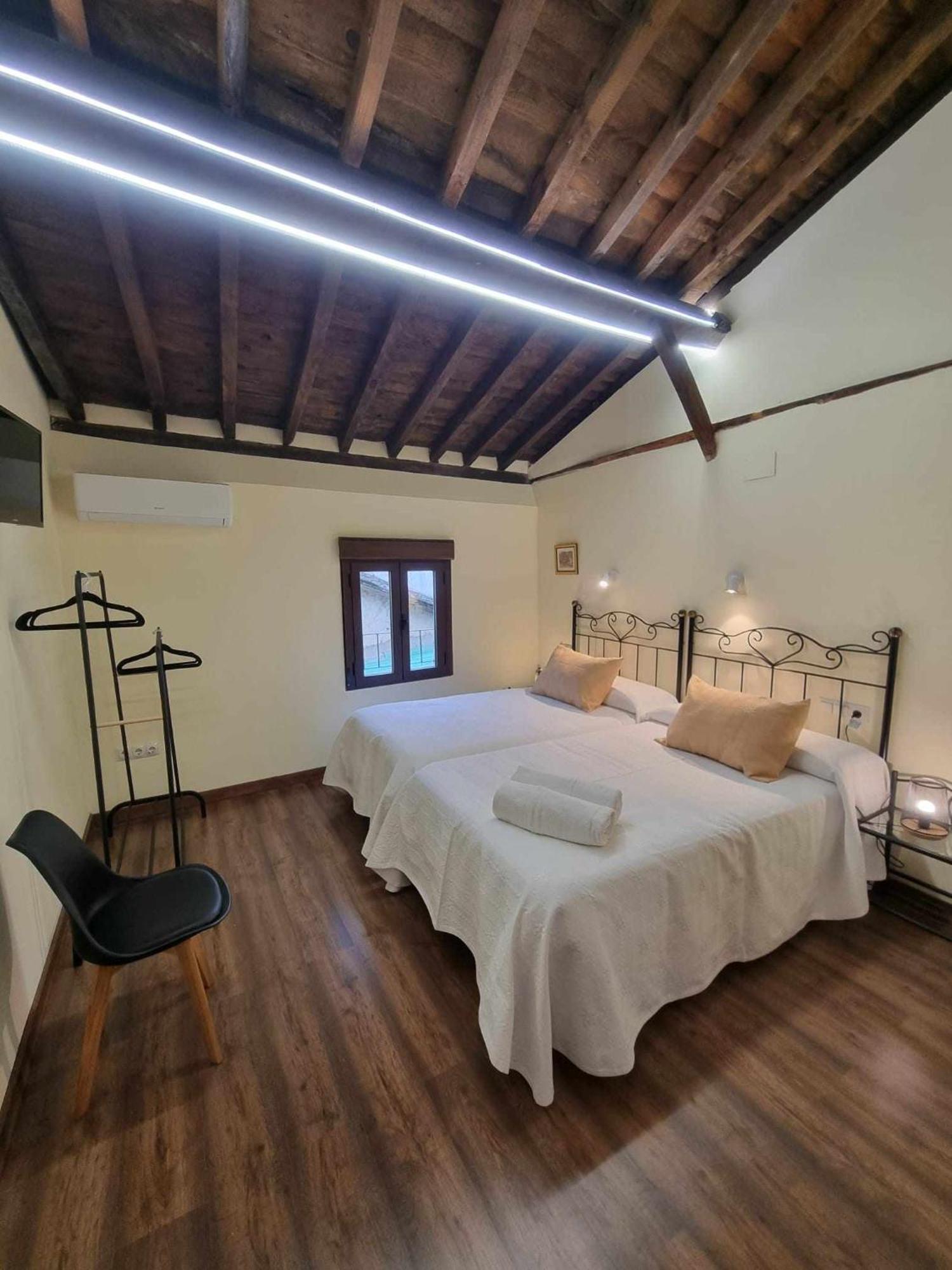 Lanchas De La Vera Madrigal de la Vera Esterno foto